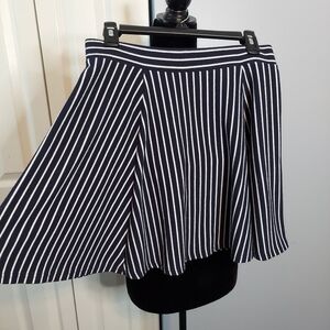 H&M Divided Skater Skirt Size: Medium